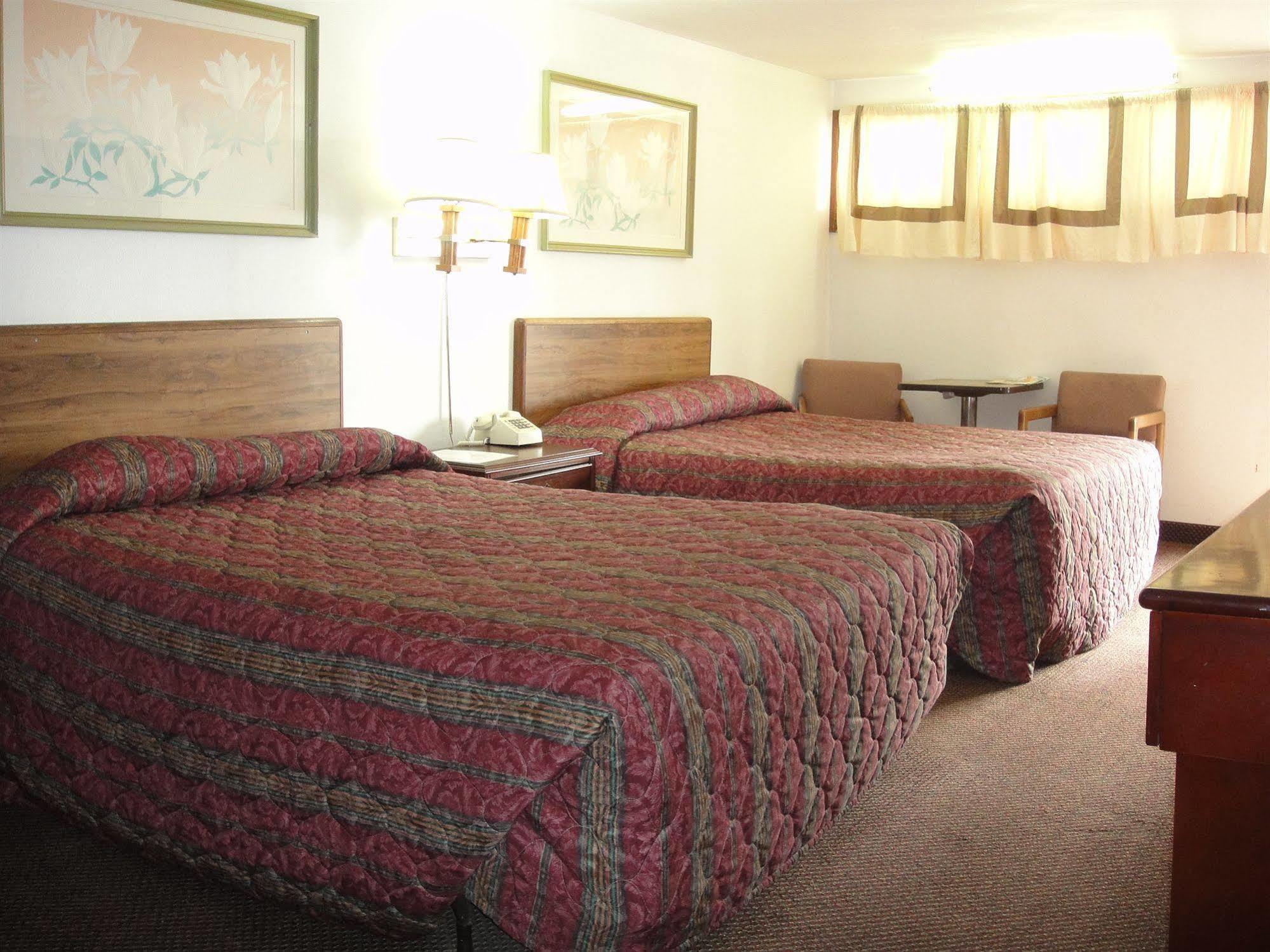 Trails West Motel South Hutchinson Kültér fotó